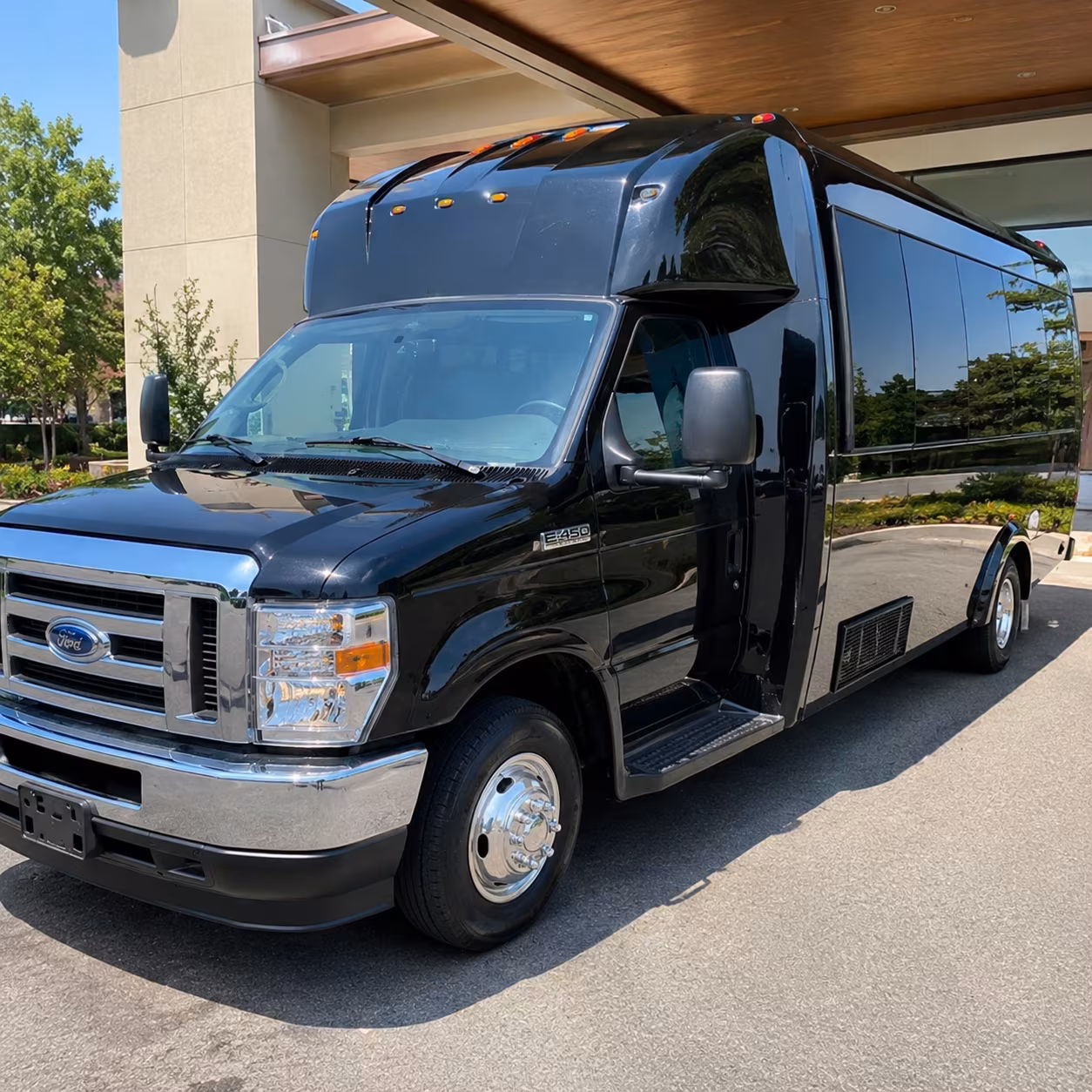 Johnson City Winery Tour & Pub Crawl Transportation