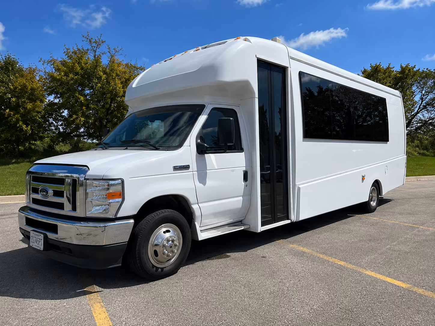 Knoxville Birthday, Sweet 16, & Quinceañera Transportation group transportation