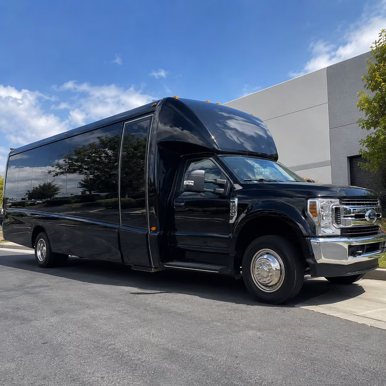 Knoxville Corporate Transportation party bus exterior