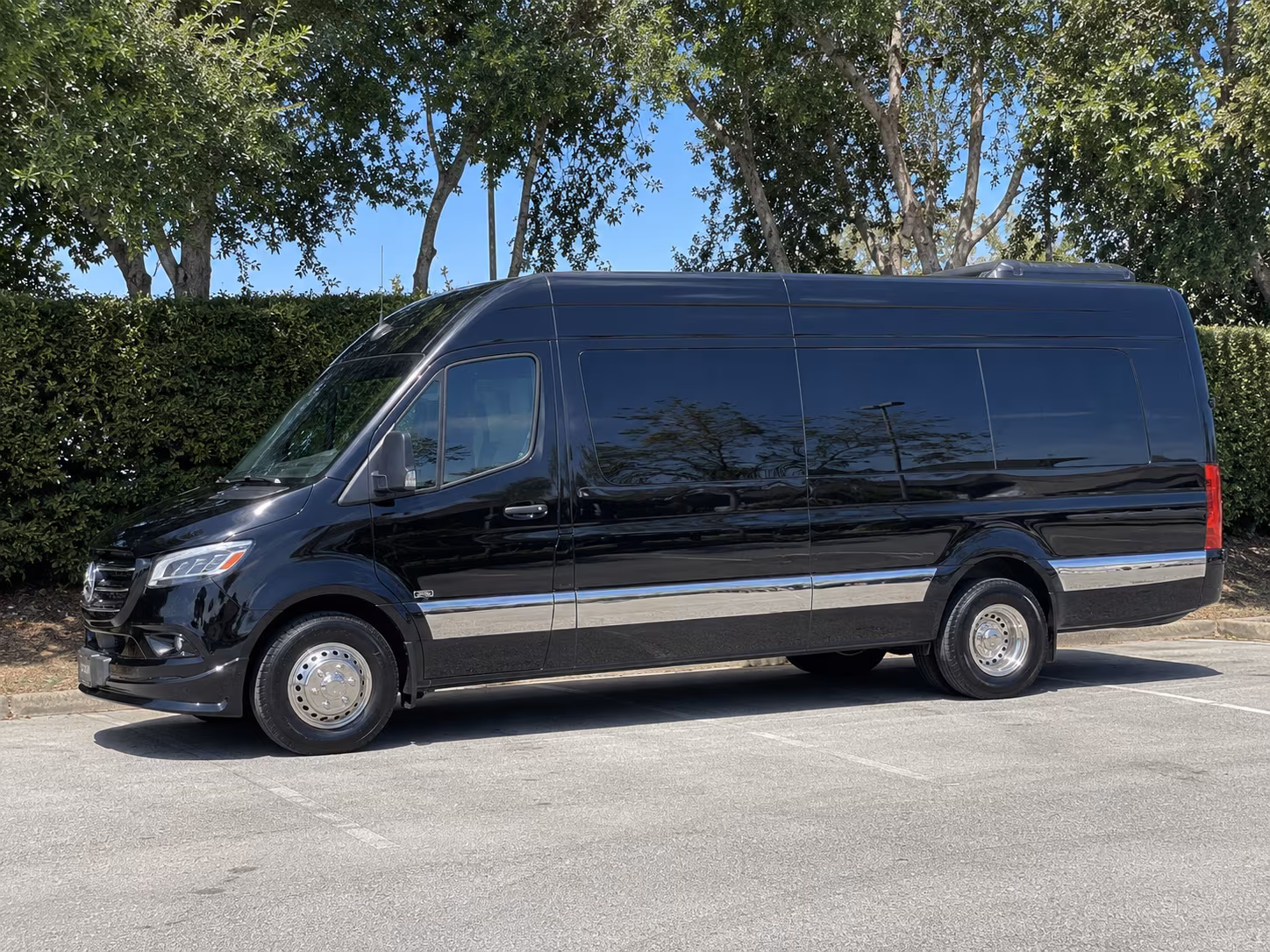 Knoxville Corporate Transportation party bus exterior
