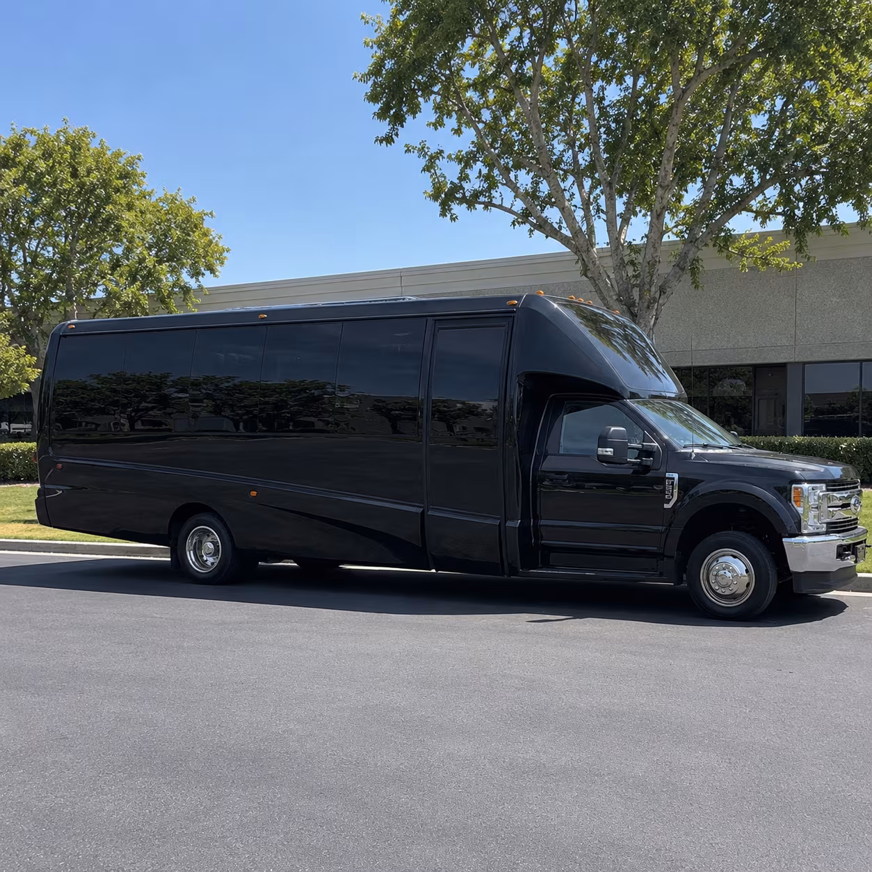 Knoxville Prom & Homecoming Transportation party bus exterior